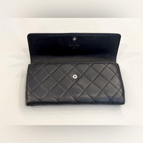 CHANEL Lambskin Quilted Gusset Flap Wallet - Picture 3 of 8